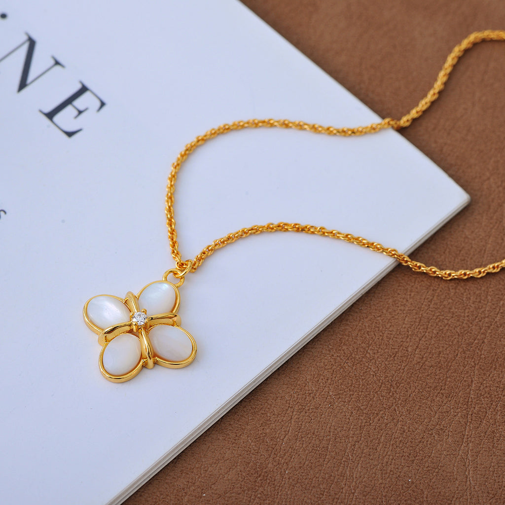 Four-leaf Clover Necklace for Women, Light Luxury Fashion Collarbone Chain, Gift for Girlfriend, Ins Simple Mother-of-Pearl Pendant