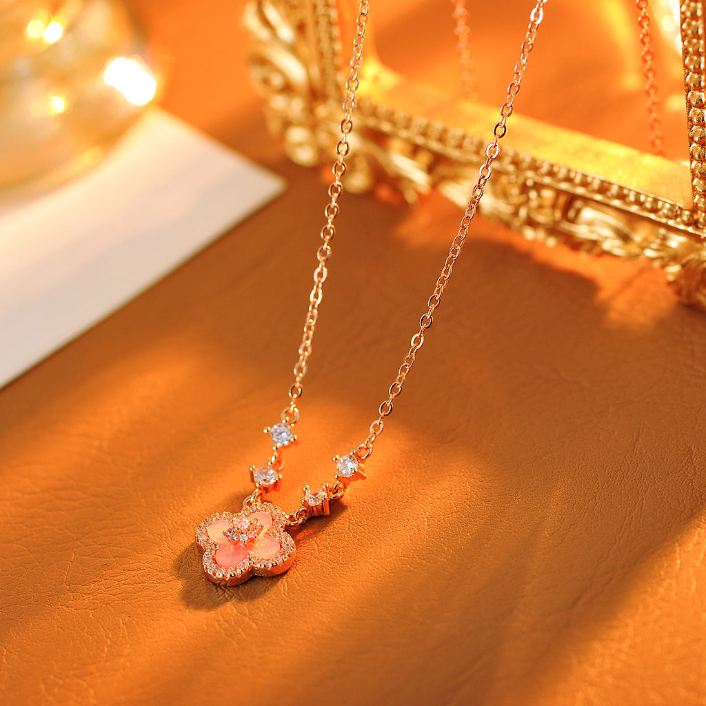 Pink Four-Leaf Clover Necklace for Women, Light Luxury Niche Design, High-End Clavicle Chain, Versatile Neck Chain