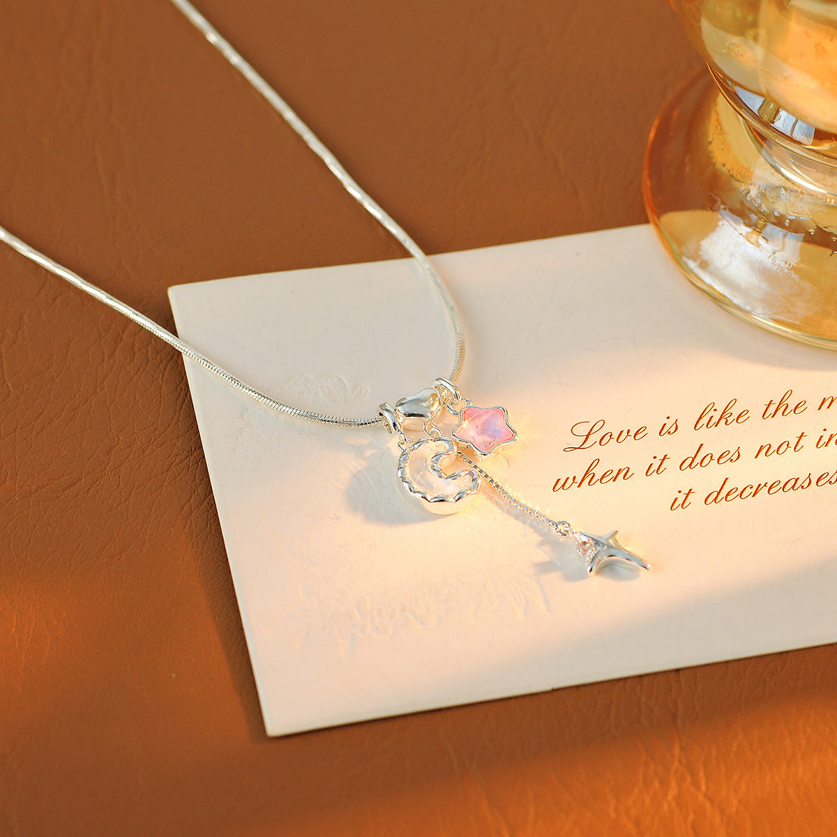 Summer Asymmetric Star and Moon Necklace for Women, Light Luxury Niche High-End Vacation Style Collarbone Chain Necklace