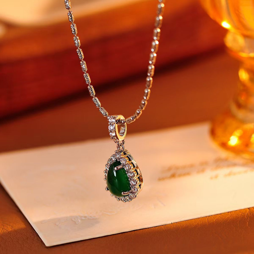 Emerald Water Drop Necklace Minimalist Style High-end Elegant Socialite Light Luxury New Model