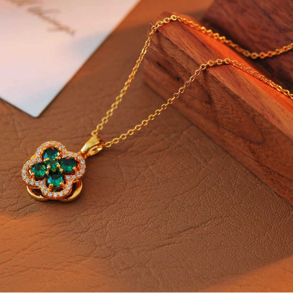 Japanese and Korean Style Small Exquisite Micro Inlaid Green Rotating Zircon Four-Leaf Flower Necklace Internet Celebrity Personality Versatile
