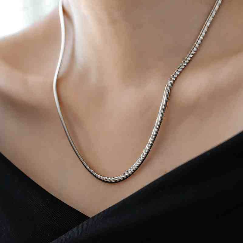 Non-Fading~ Plus Size Long 18K Gold Plated Soft Snake Bone Chain Collarbone Necklace for Plus Size Women Sweater Chain Long Style Niche
