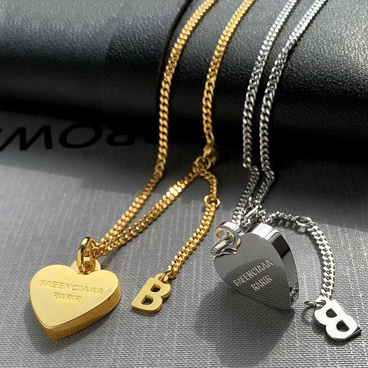 B Letter Heart Necklace for Women, Light Luxury Niche Design, High-End Sweater Chain, European and American Ins Style, New Peach Heart Collarbone Chain