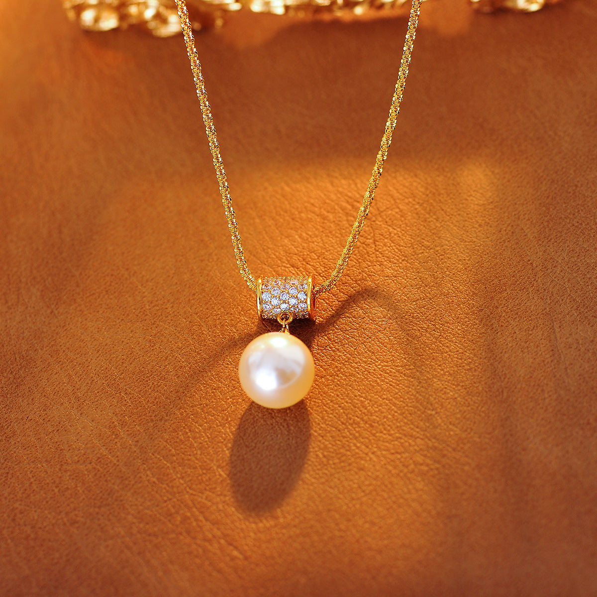 Golden Slim Waist Full Diamond Pearl Necklace for Women New Hot-Selling High-End Light Luxury Niche Sweater Chain