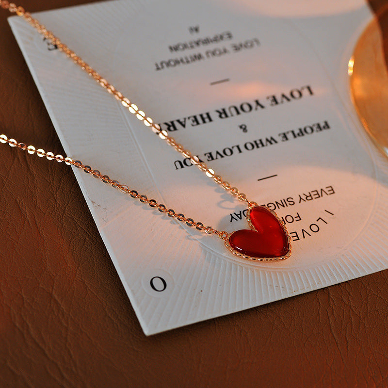 2025 New Heart-shaped Mother-of-Pearl Necklace Simple Luxury Clavicle Chain Elegant High-end Necklace