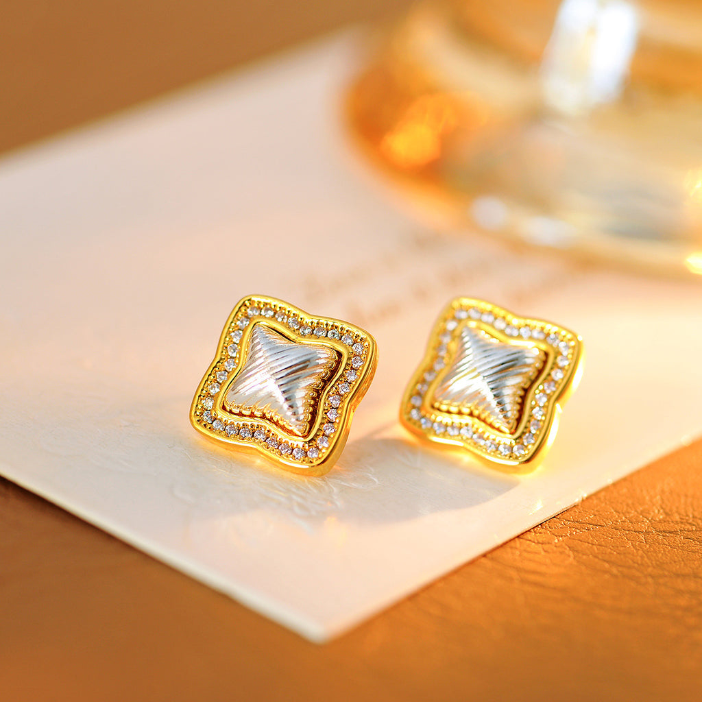 New Year's Clavicle Chain Niche Design One Piece Light Luxury Commuting Necklace Simple High-end Pendant