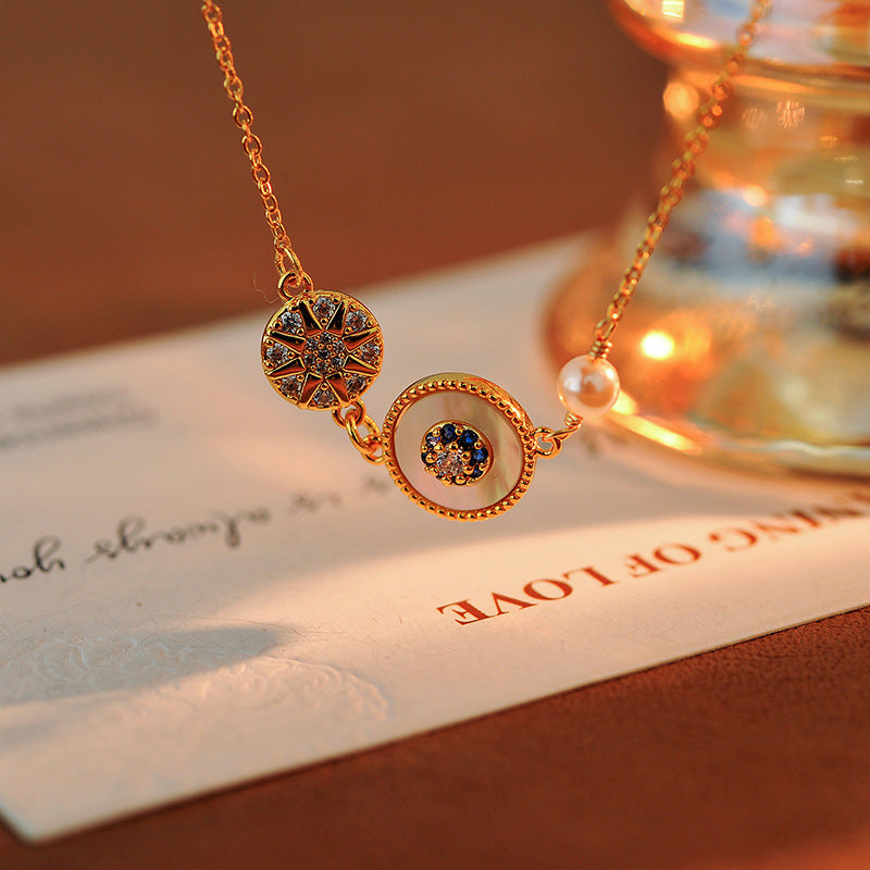 Elegant Light Luxury Fashion Retro Simple Compass High-end Exquisite Eight-pointed Star Necklace for Women