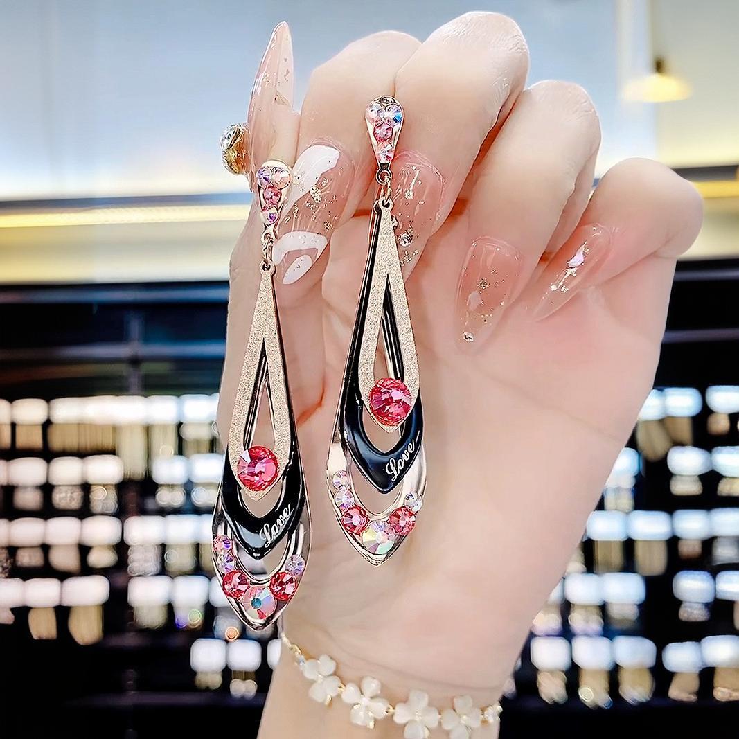 Korean Style Diamond-Studded Rhombus Matte Titanium Steel Long Earrings for Women Versatile Face-Slimming Earrings Internet Celebrity Ear Accessories