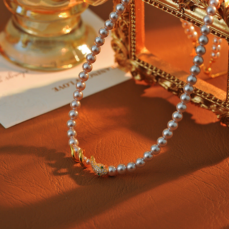 Manta Rose Color Snake Pearl Necklace for Women New Hot-Selling Light Luxury High-End Accessory Exquisite Sweater Chain