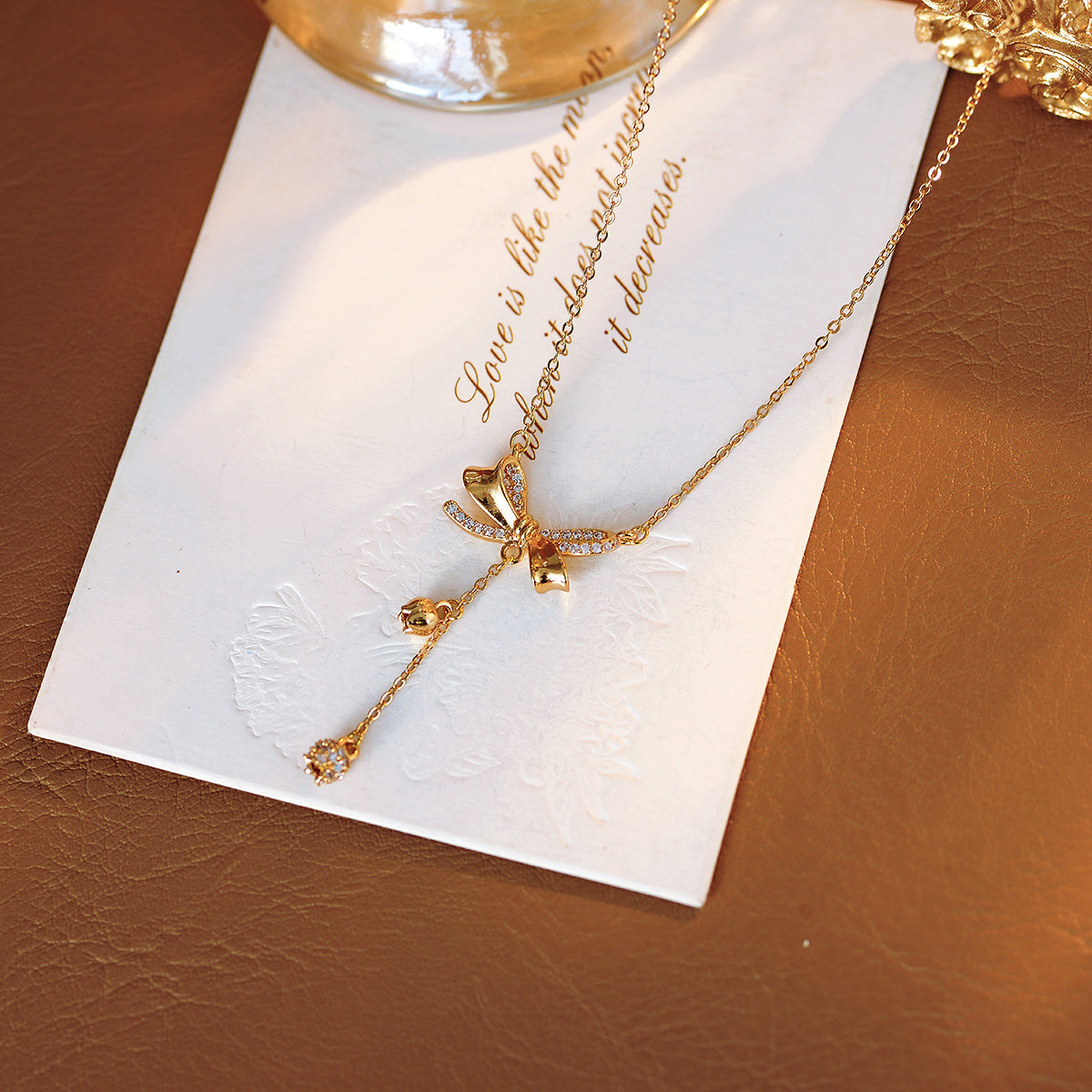 Butterfly Lily of the Valley Pendant Necklace for Women, Light Luxury New Chinese Style, Personalized Fashion, Internet Celebrity Same Style, Micro Pave Zirconia Clavicle Chain