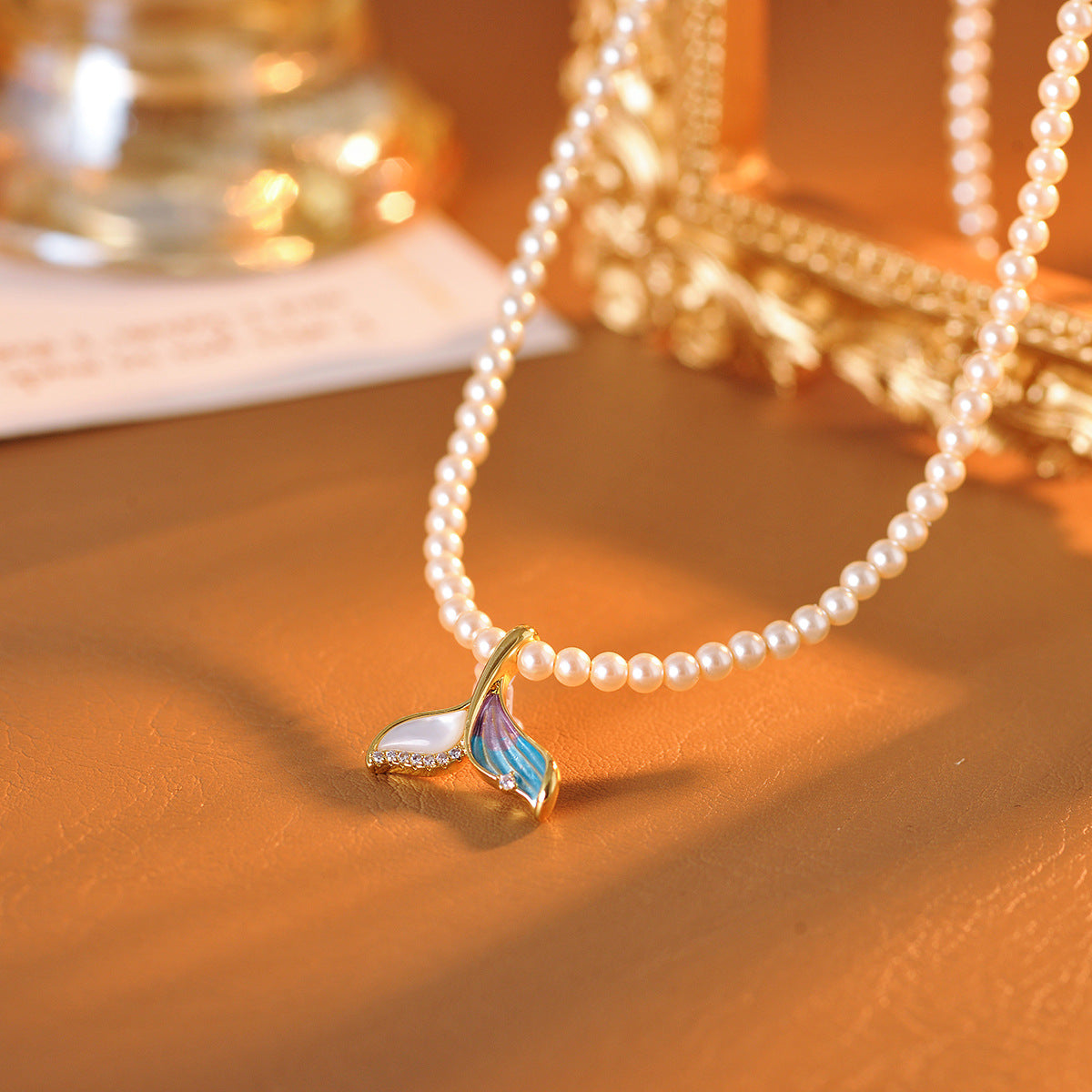 Fish Tail Pearl Necklace Natural Mother-of-Pearl Fish Tail Pendant Light Luxury High-End Fashion Collarbone Chain Necklace