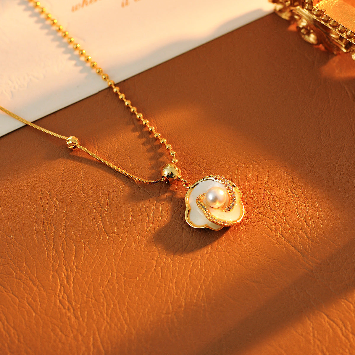 Pearl Camellia Flower Necklace Light Luxury Enamel High-end Niche Design Fashionable Temperament Collarbone Chain