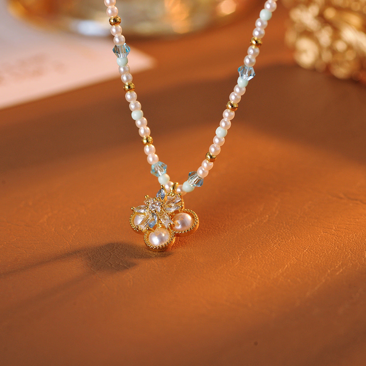 Xiaohongshu New Luxury Beaded Camellia Pearl Necklace Niche Design High-end Clavicle Chain