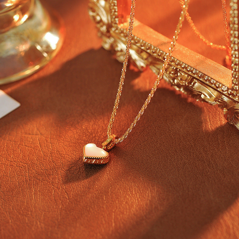 Light Luxury Retro High-End Red Heart Double-Sided Shell Necklace Simple Design Elegant Versatile 18K Collarbone Chain