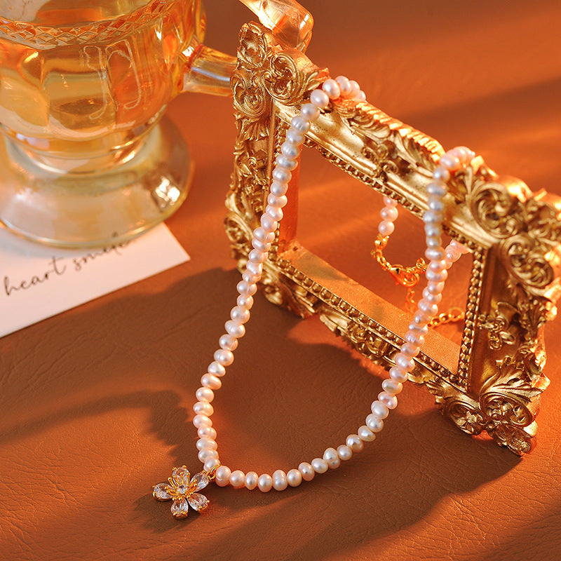 French Exquisite Zircon Flower Freshwater Pearl Necklace High-end Elegant Versatile Choker Accessory