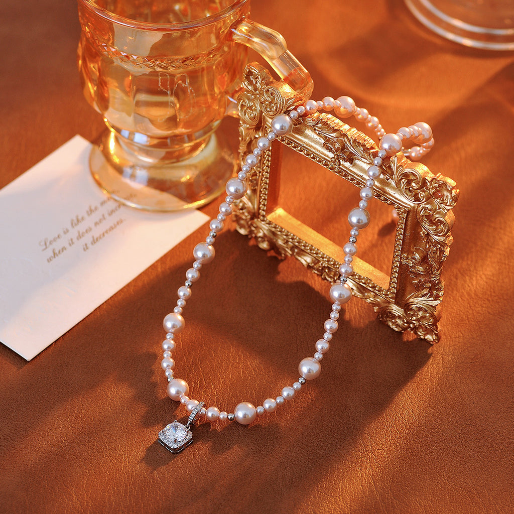 2025 New Manta Rose Pearl Sugar Cube Necklace Accessory High-End Light Luxury Niche Collarbone Chain