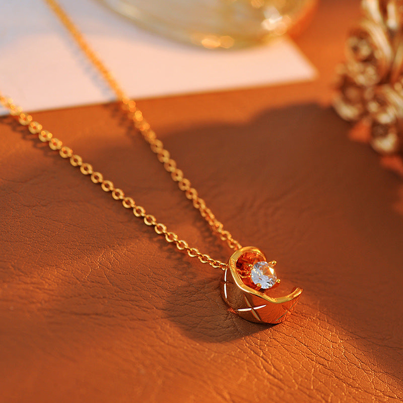 Chanel Style Ice Moon Necklace for Women with Inlaid Diamonds, Diamond Pattern Crescent Moon Collarbone Chain, Diamond-shaped Pendant Set Chain