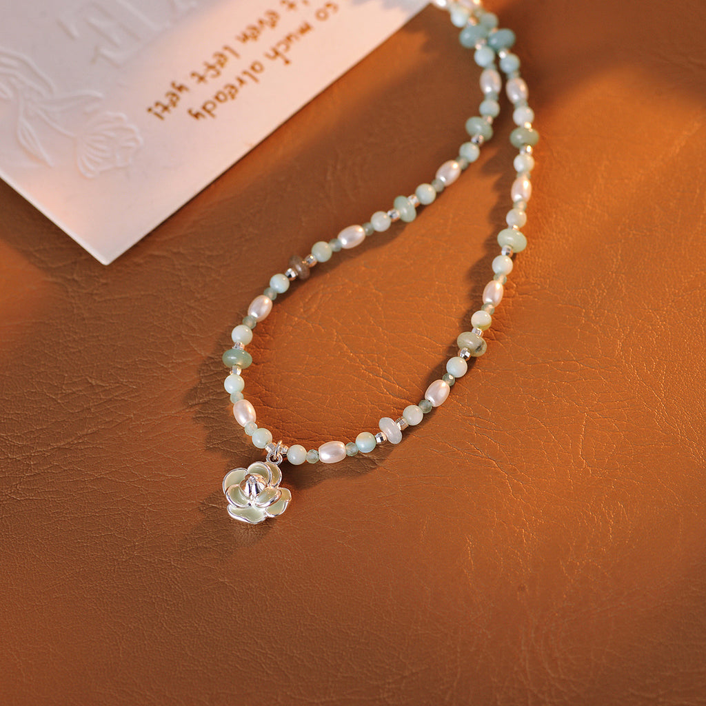 New Chinese Style Light Green Natural Stone Necklace 2025 New Flower Collarbone Chain Elegant Fresh Choker