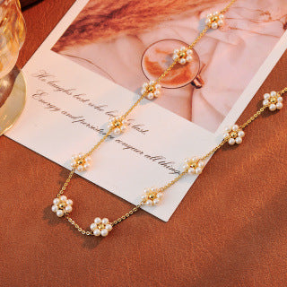 Cross-border European and American Hot-selling Fashion Copper Alloy Woven Flower Pearl Necklace Versatile Exquisite Elegant High-end Style