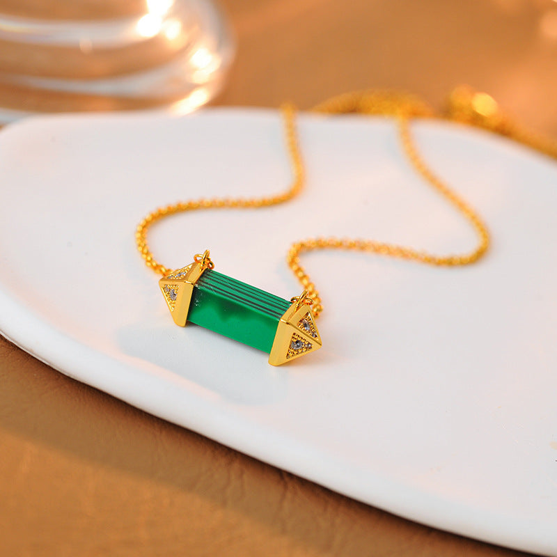 European and American Style Simple Geometric Emerald Malachite Inlaid Diamond Necklace Fashion High-end Personality Necklace One Piece