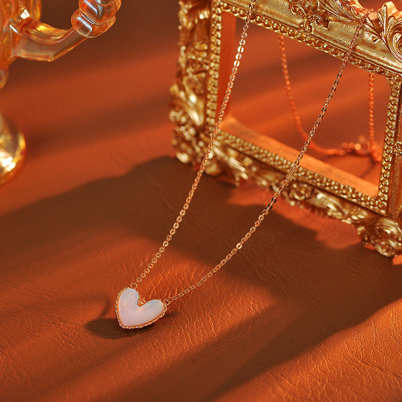 2025 New Heart-shaped Mother-of-Pearl Necklace Simple Luxury Clavicle Chain Elegant High-end Necklace