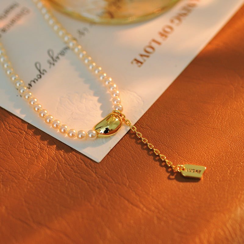 Hot-Selling Pearl Acacia Bean Necklace for Women, Light Luxury Elegant Designer High-End Sense Neck Chain with Tassel Lucky Clavicle Chain