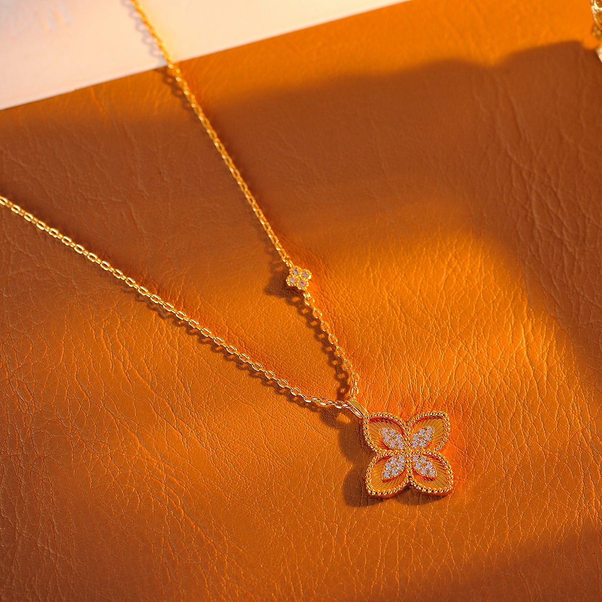 New Four-Leaf Flower French Retro Floral Necklace for Women, Light Luxury High-End Full Diamond Elegant Collarbone Chain