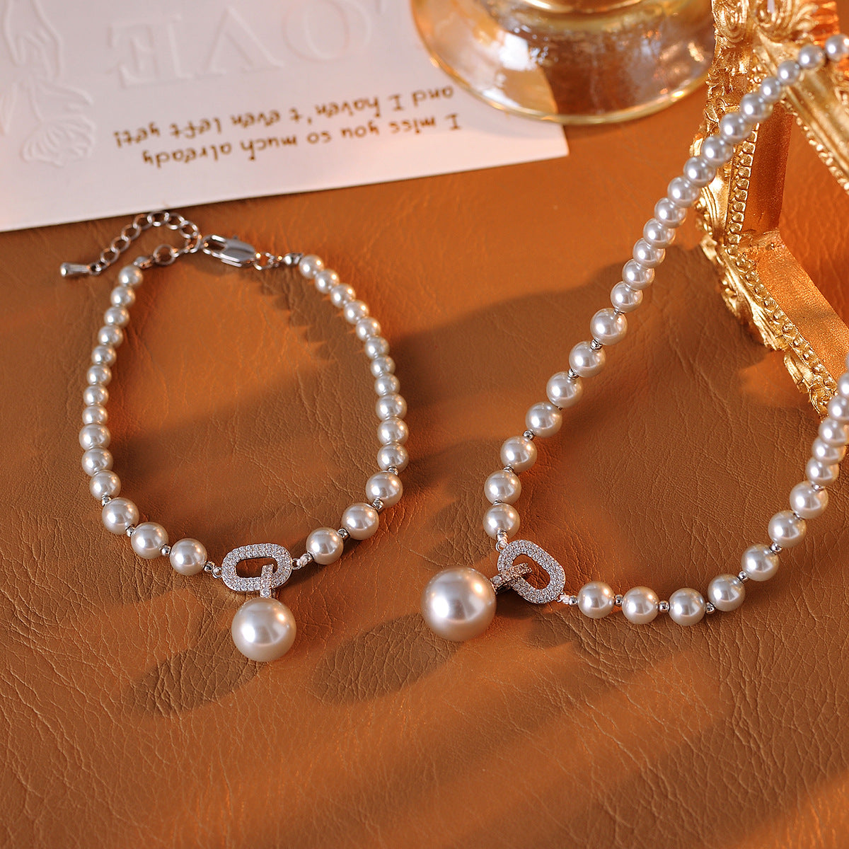 Bracelet Necklace Strong Light Pearl Gradient Necklace Exquisite Earrings High-end Clavicle Chain Bracelet