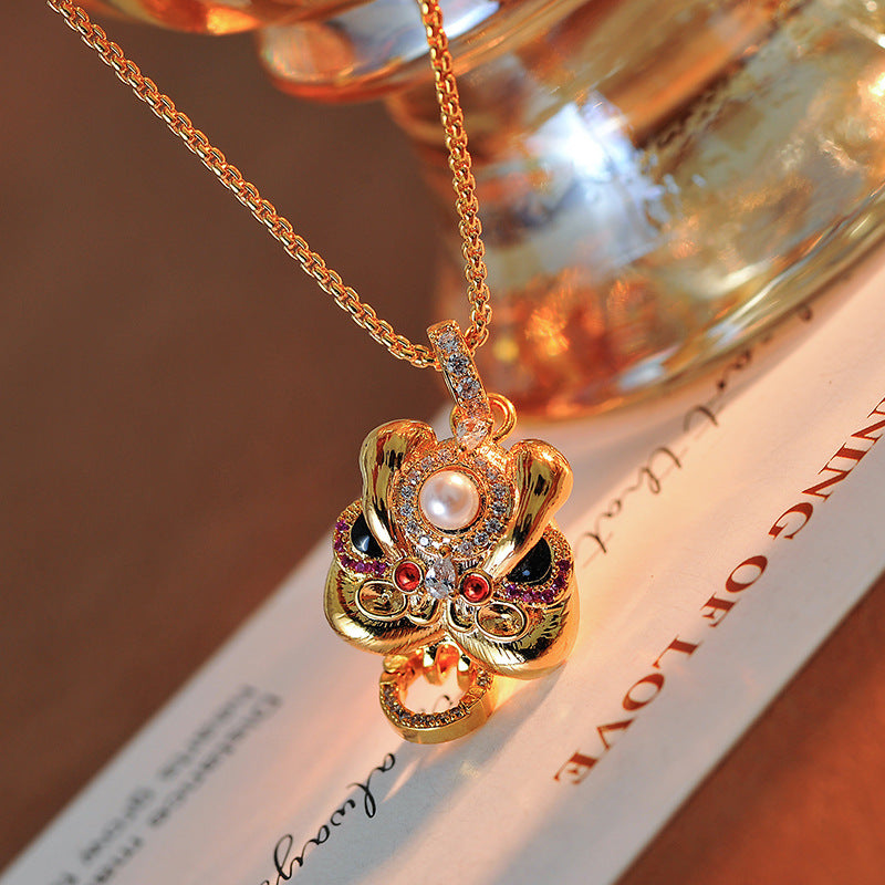 High-end Light Luxury Niche National Style Inlaid Diamond Lion Pendant Necklace for Women New Hot-selling Gold Accessories Autumn Winter