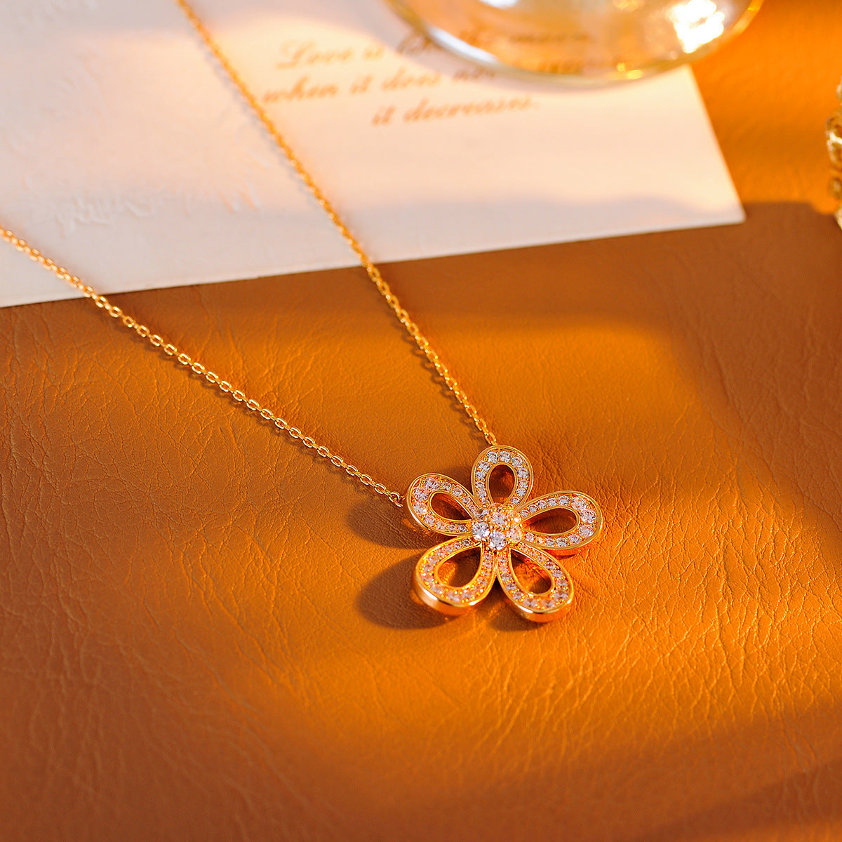 Micro Pave Zircon Five-Petal Flower Necklace Light Luxury Niche Women High-End Design New Hot-Selling Elegant