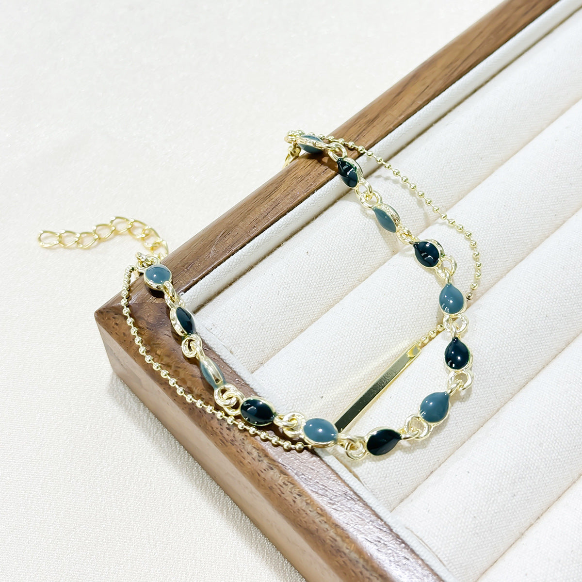 European and American Fashion Green Gemstone Double Layer Bracelet for Women, High-End Summer Niche Personality Versatile Bracelet