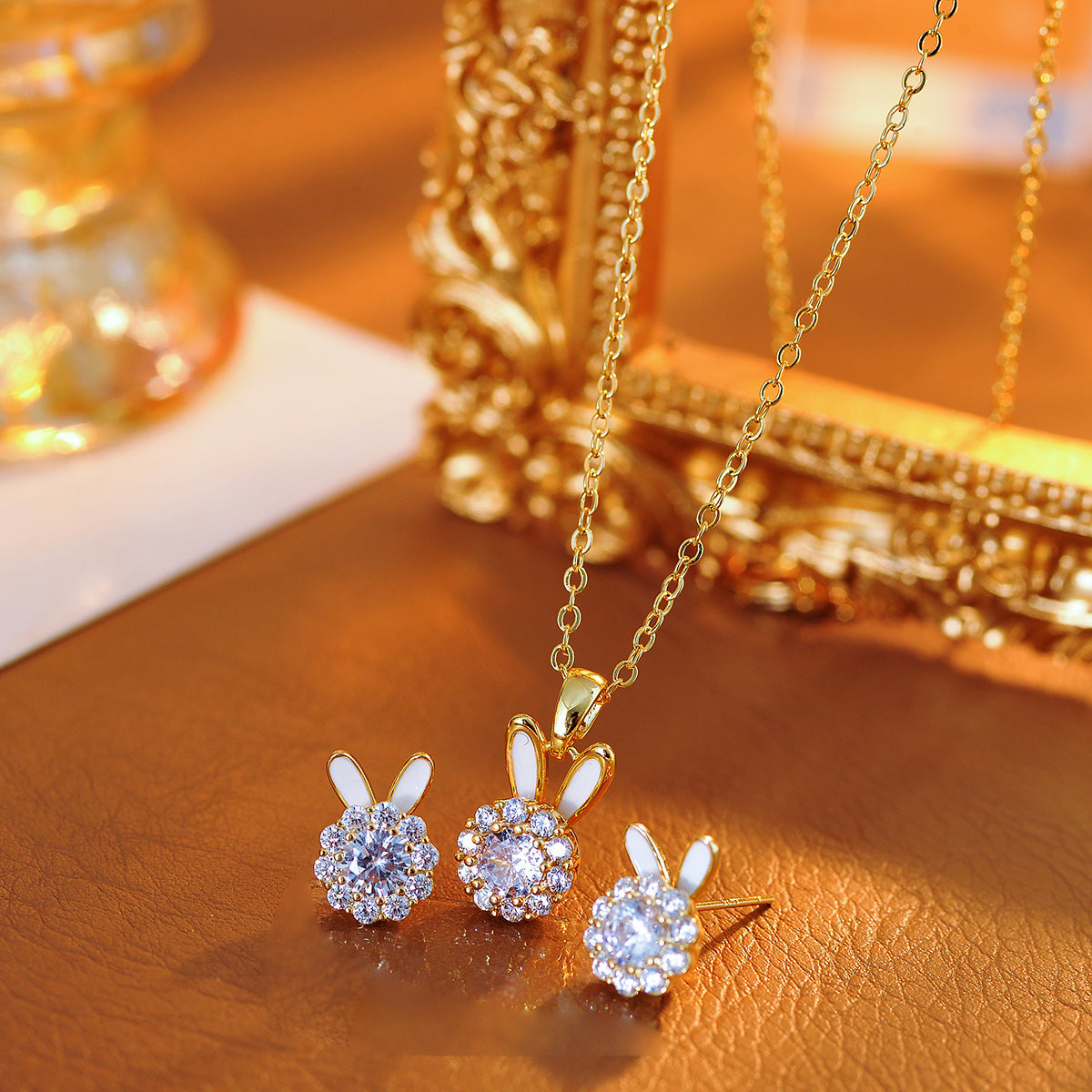 Sweet Fresh Cute Rotatable Rabbit Necklace Light Luxury Niche Super Flash Full Diamond Clavicle Chain