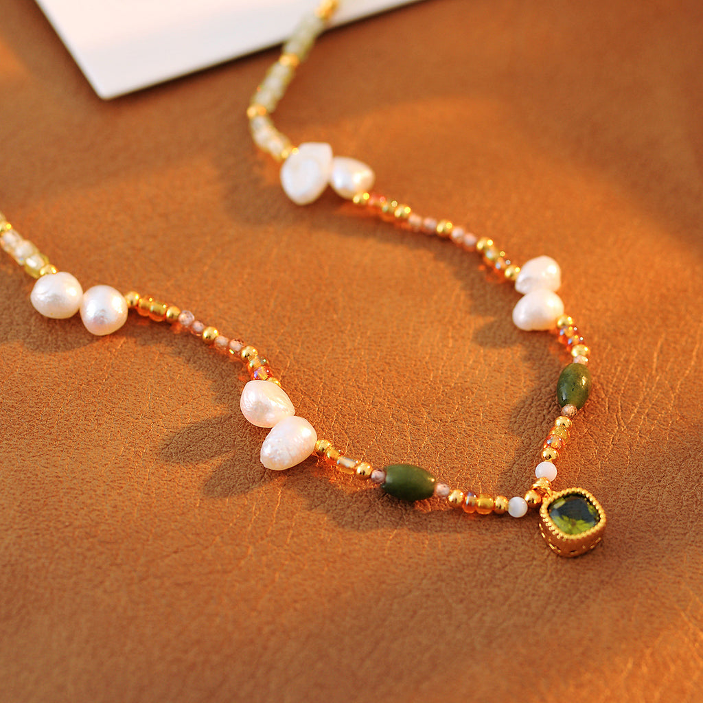 Fashion Versatile Natural Pearl Crystal Necklace for Women New Year Light Luxury High-end Clavicle Chain