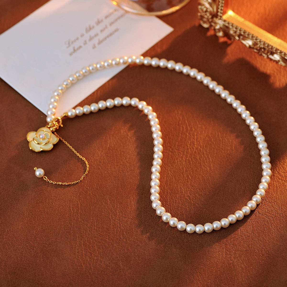 Vintage Elegant Ins Style Fashion Versatile Camellia Pearl Necklace Personality High-end Chanel Style Collarbone Chain