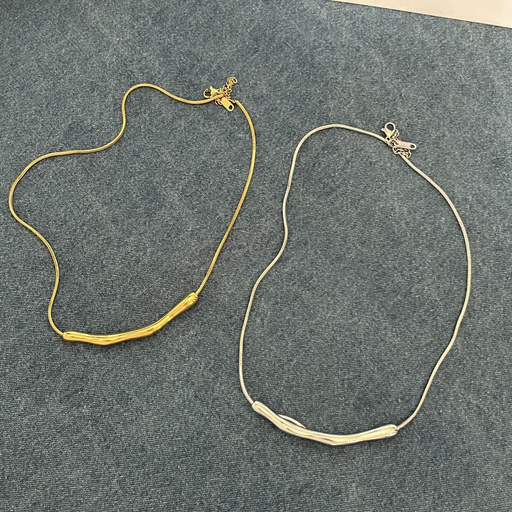 Titanium Steel Irregular Pleated Necklace for Women Spring Summer Niche Design Clavicle Chain Ins Minimalist Style Clavicle Chain Choker