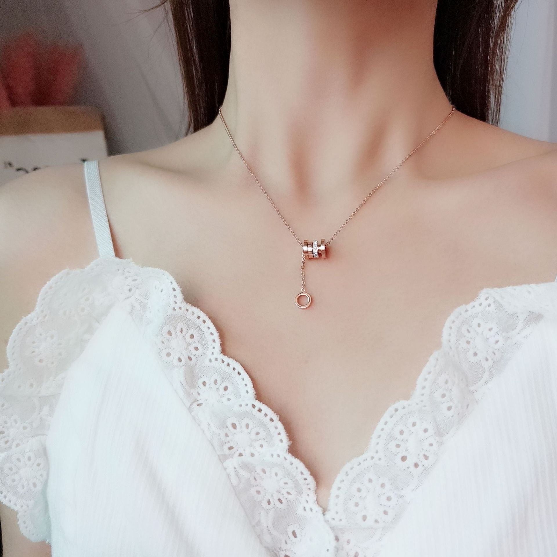 Titanium Steel Non-Fading Small Waist Light Luxury Necklace for Women 2025 New Hot-Selling Niche Design Accessory Decorative Collarbone Chain