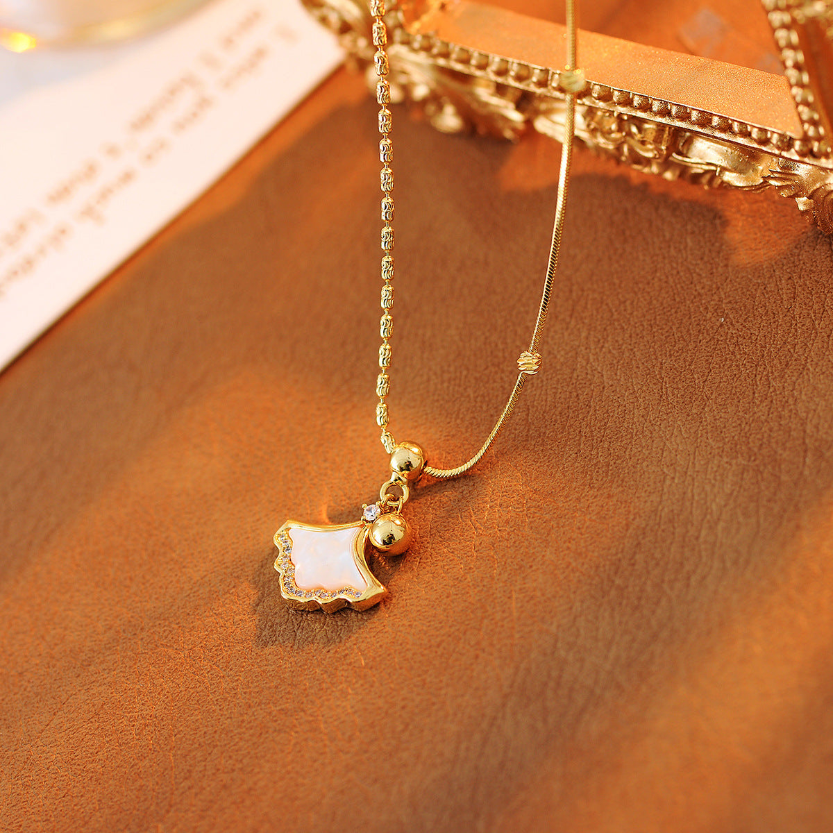 Ginkgo Necklace Summer Mother-of-Pearl Pendant Sweater Chain New Hot-Selling High-End Niche Fashion Neck Chain