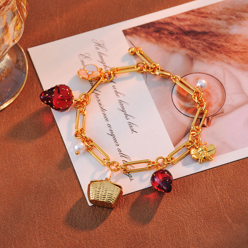 New Sweet Fresh Pastoral Style Strawberry Flower Bee Pearl Flower Basket Multi-Pendant Metal Necklace