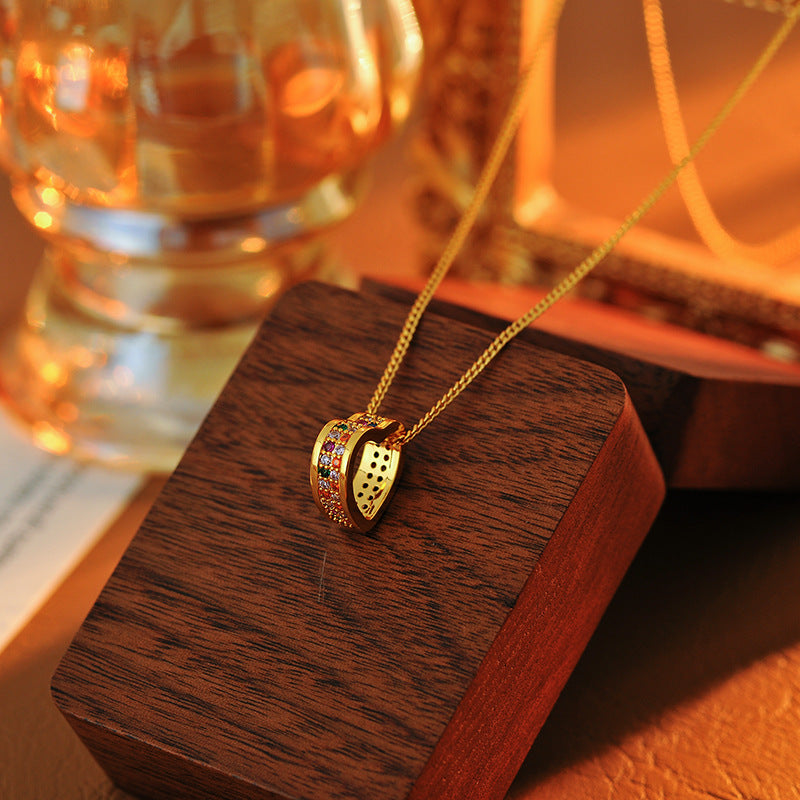 European and American Retro Colorful Zircon Heart Necklace for Women, Light Luxury Niche High-end Fashion Exquisite Design Clavicle Chain