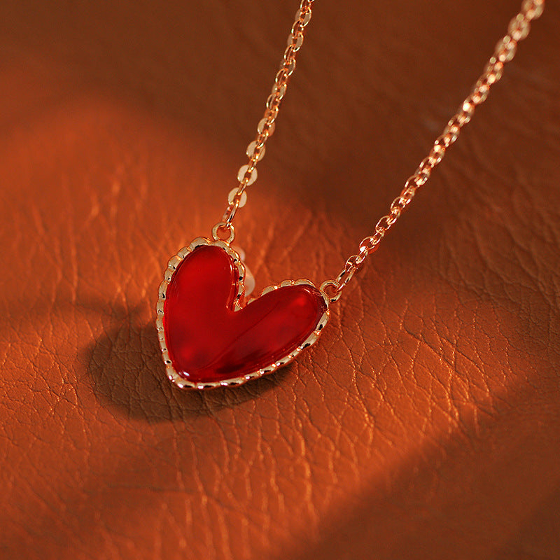 2025 New Heart-shaped Mother-of-Pearl Necklace Simple Luxury Clavicle Chain Elegant High-end Necklace