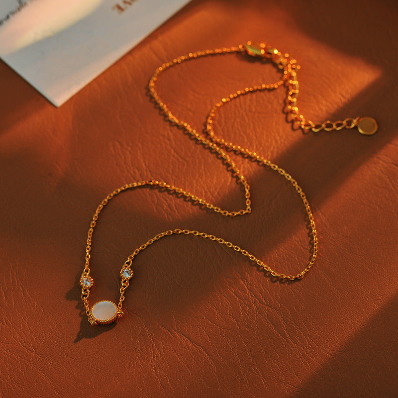 Light Luxury Eight-Pointed Star Necklace for Women, 18K Gold Plated, Niche Design, High-End Feel, White Mother-of-Pearl Lucky Compass Collarbone Chain