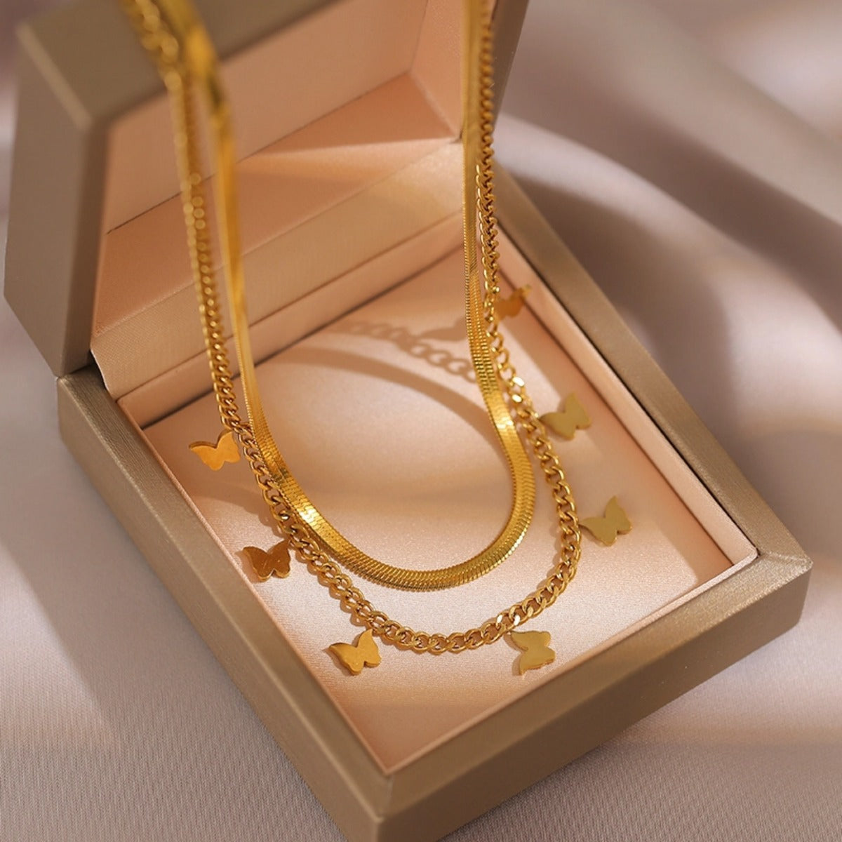 Multi-layer Light Luxury Butterfly Necklace for Women, Unique Design Fashion Titanium Steel Double-layer Clavicle Chain, Personalized and Elegant Jewelry