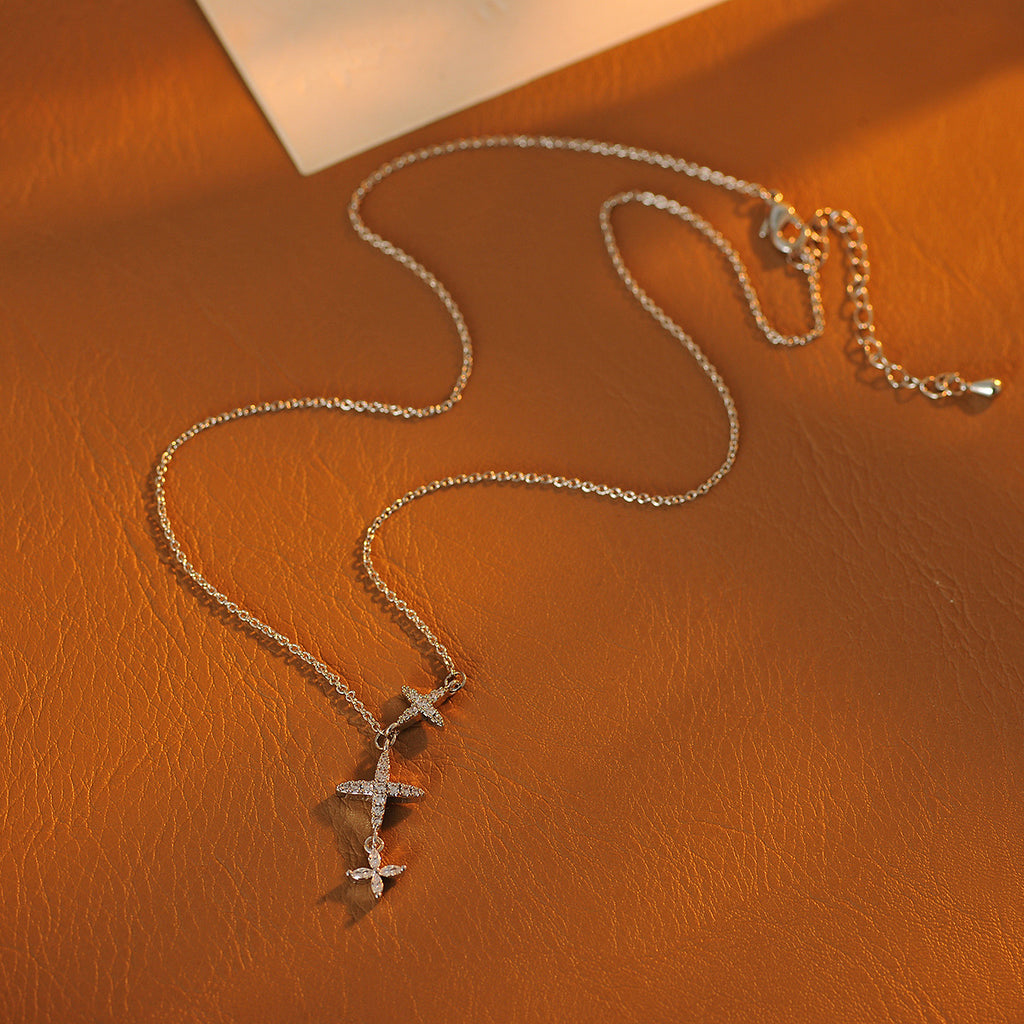 2025 New Flash Zirconium Four-leaf Clover Pendant Necklace High-end Clavicle Chain Light Luxury Niche Accessories