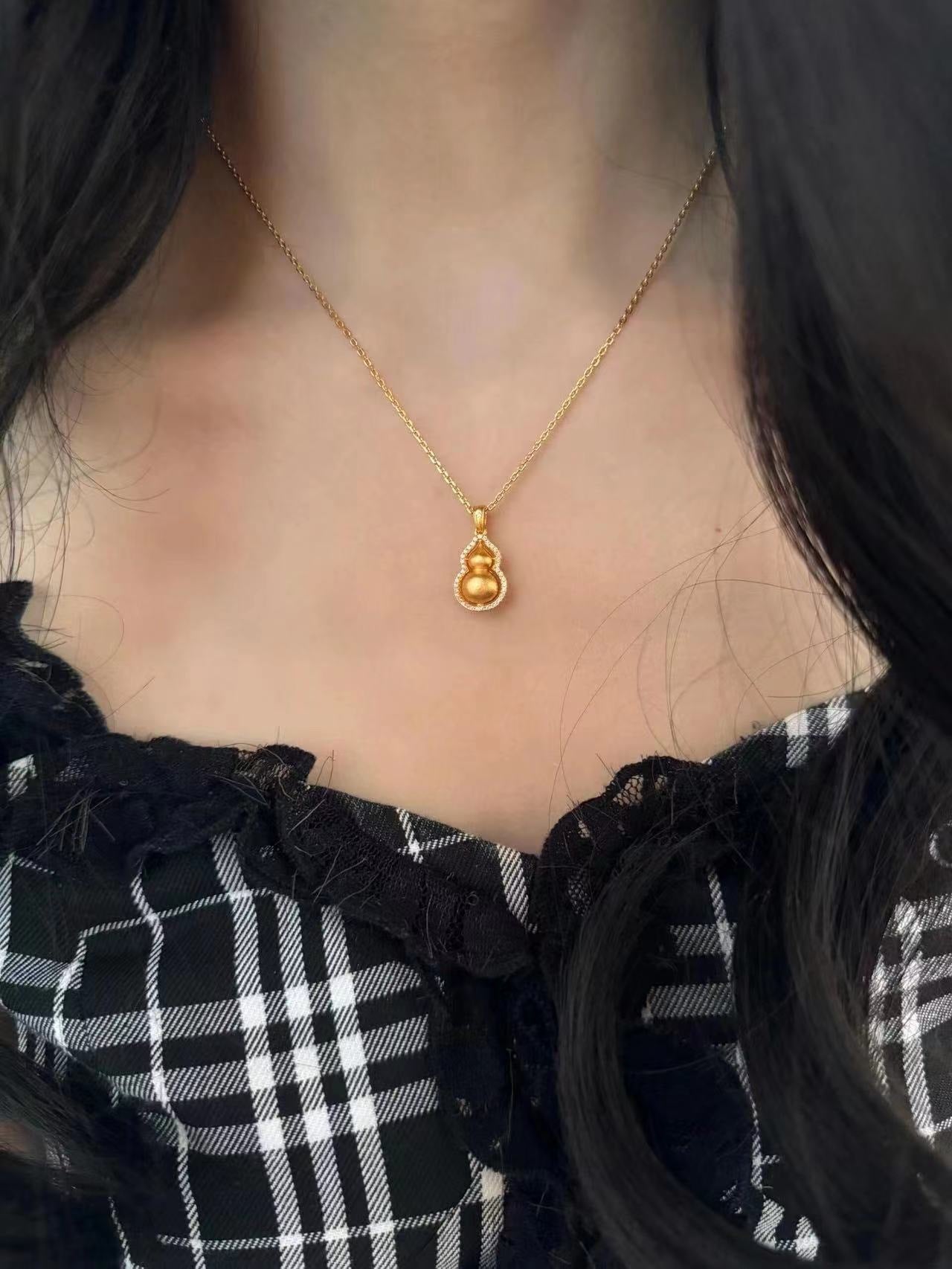 Summer New High-End Niche Light Luxury 18K Gold Plated Peace Gourd Necklace for Women Collarbone Chain Neck Chain Vintage Non-Fading