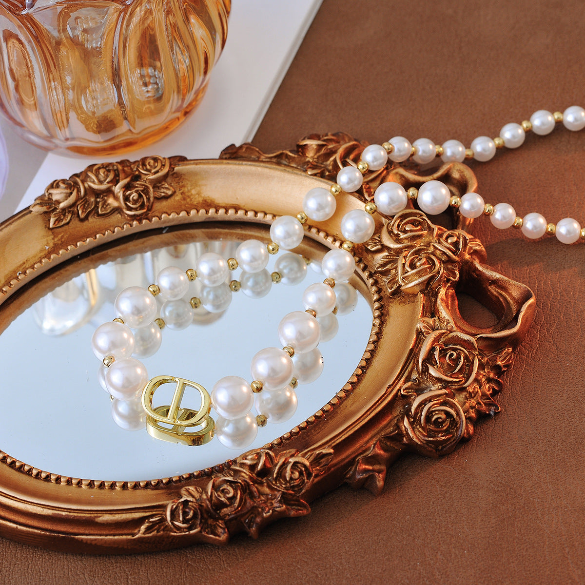 European and American D Brand Letter CD Gradient Pearl Necklace for Women, Light Luxury Niche Fashion, Vintage High-end Sense, Elegant Collarbone Chain