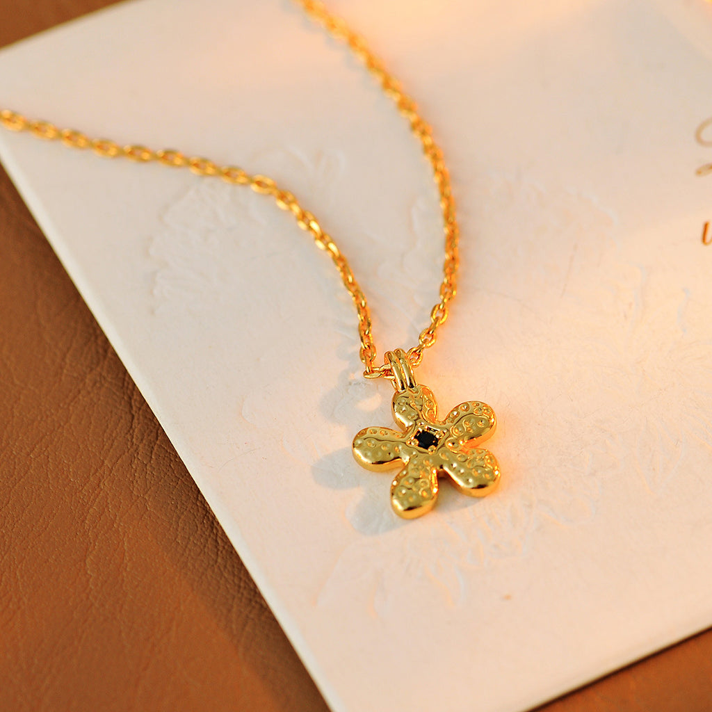High-end Exquisite Texture Mini Small Flower Niche Design Everyday Versatile Necklace