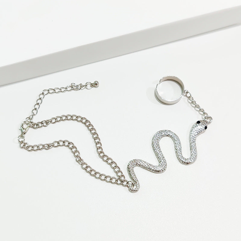 New Alloy Snake-Shaped Back Chain Personality Irregular Ring Integrated Chain Women's Jewelry Inlaid with Diamonds European and American Style