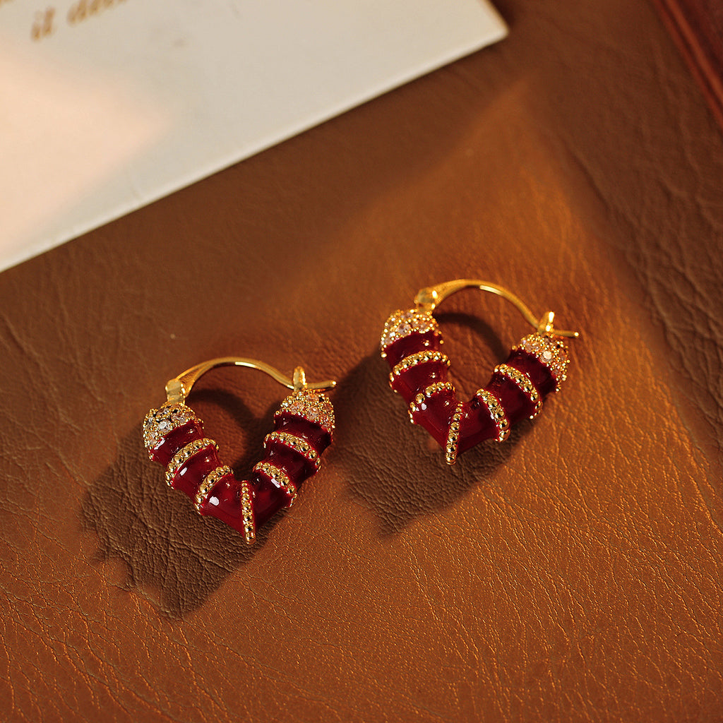 Exquisite Heart-Shaped New Women's Earrings Necklace Elegant Ear Clips Vintage Unique Stunning High-End Earrings