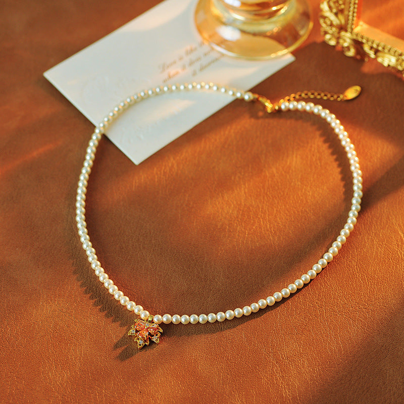 2025 New Maple Leaf Pearl Necklace Autumn Winter Light Luxury Niche Fashion Collarbone Chain Sweater Chain Versatile High-end Feel