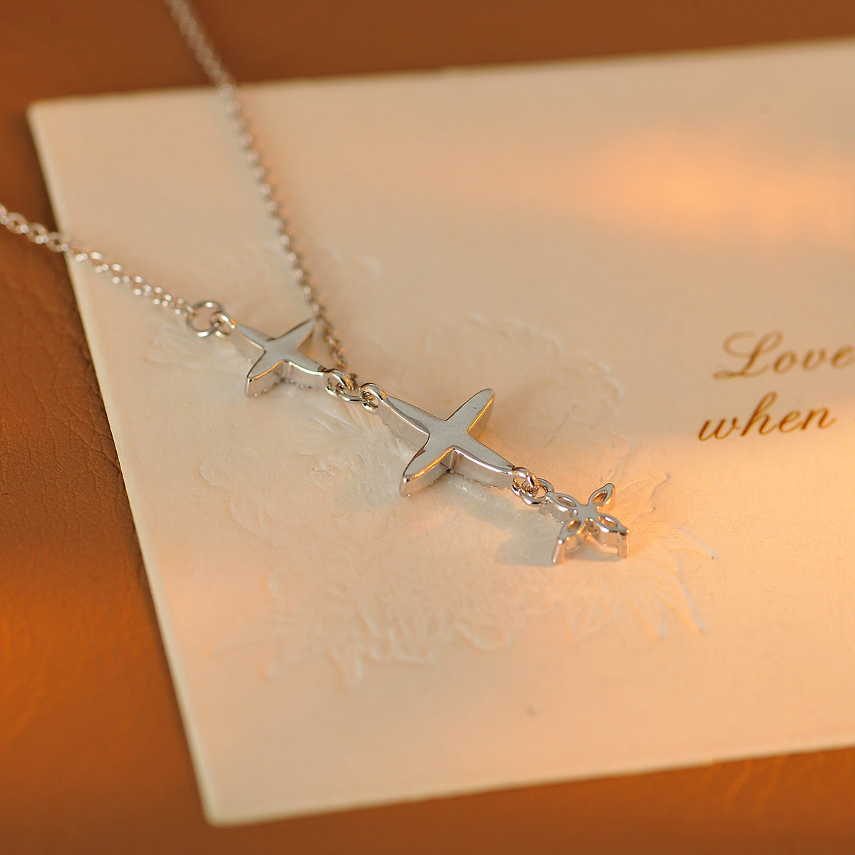 2025 New Flash Zirconium Four-leaf Clover Pendant Necklace High-end Clavicle Chain Light Luxury Niche Accessories